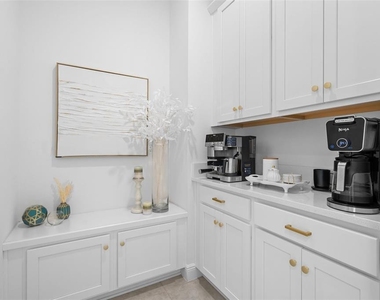 13736 Larkton Lane - Photo Thumbnail 8