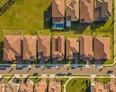 13736 Larkton Lane - Photo Thumbnail 55