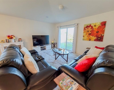334 Preserve Pointe Boulevard - Photo Thumbnail 11