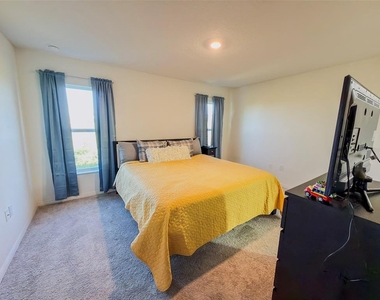 334 Preserve Pointe Boulevard - Photo Thumbnail 13