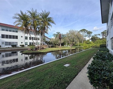 100 El Camino Drive - Photo Thumbnail 12