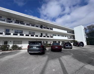 100 El Camino Drive - Photo Thumbnail 2