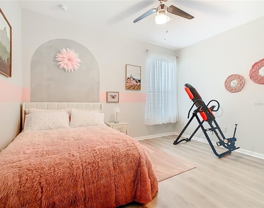 790 Carmel La - Photo Thumbnail 32