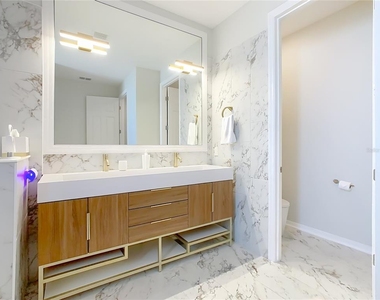 790 Carmel La - Photo Thumbnail 24