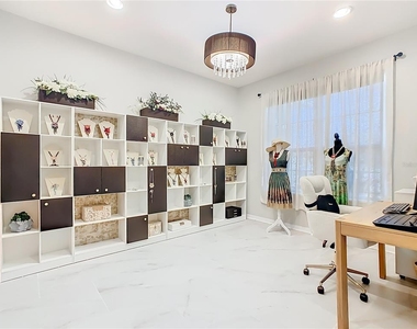 790 Carmel La - Photo Thumbnail 15