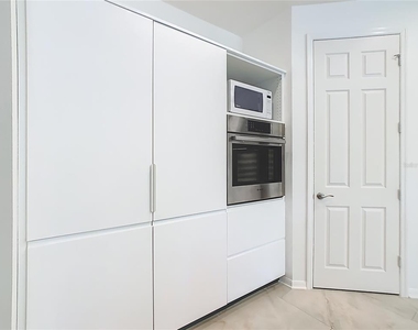 790 Carmel La - Photo Thumbnail 8
