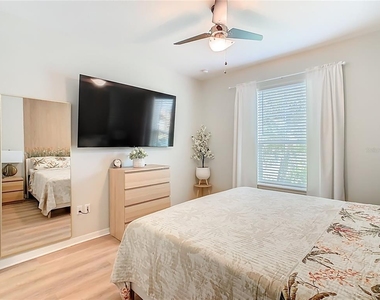 790 Carmel La - Photo Thumbnail 37