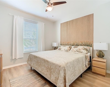 790 Carmel La - Photo Thumbnail 38