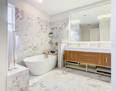 790 Carmel La - Photo Thumbnail 21