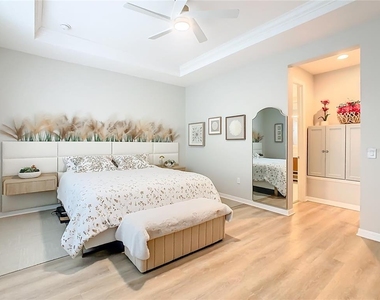 790 Carmel La - Photo Thumbnail 19