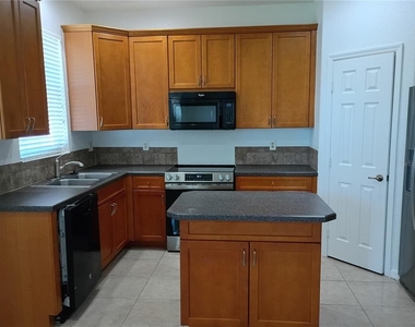 3549 Maple Ridge Loop - Photo Thumbnail 13