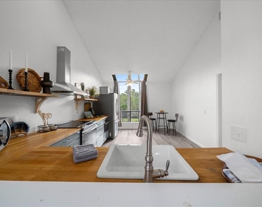 2925 N Rivers Edge Boulevard - Photo Thumbnail 52