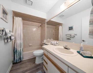 2925 N Rivers Edge Boulevard - Photo Thumbnail 8