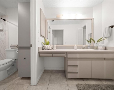 2925 N Rivers Edge Boulevard - Photo Thumbnail 2