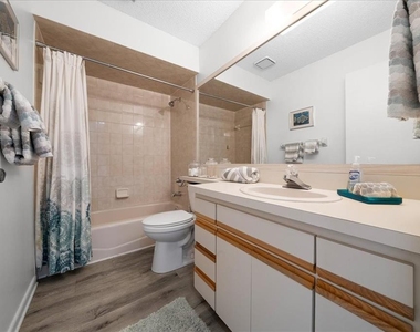 2925 N Rivers Edge Boulevard - Photo Thumbnail 7