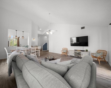 2925 N Rivers Edge Boulevard - Photo Thumbnail 57