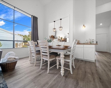 2925 N Rivers Edge Boulevard - Photo Thumbnail 60