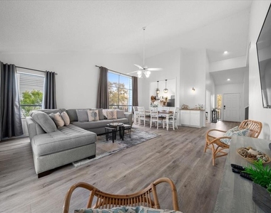 2925 N Rivers Edge Boulevard - Photo Thumbnail 58