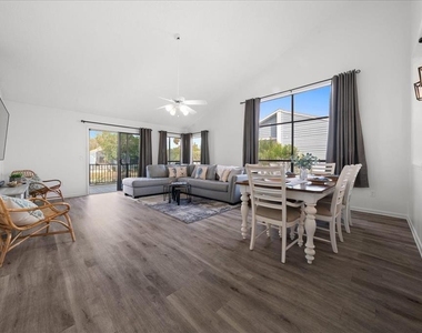 2925 N Rivers Edge Boulevard - Photo Thumbnail 55