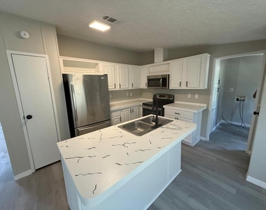 17199 Se 97th Terrace - Photo Thumbnail 2