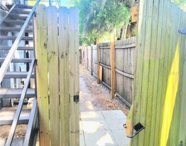 301 Se Avenue B - Photo Thumbnail 2