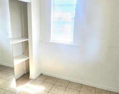 301 Se Avenue B - Photo Thumbnail 4