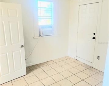 301 Se Avenue B - Photo Thumbnail 8