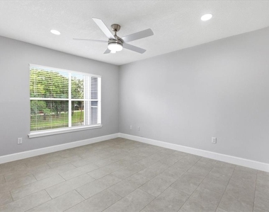 2504 Grassy Point Drive - Photo Thumbnail 11