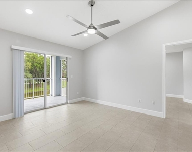 2504 Grassy Point Drive - Photo Thumbnail 5