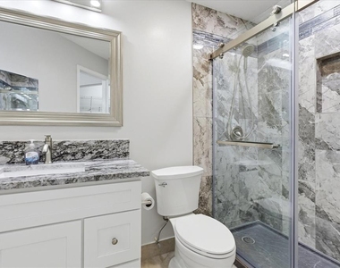 2504 Grassy Point Drive - Photo Thumbnail 14