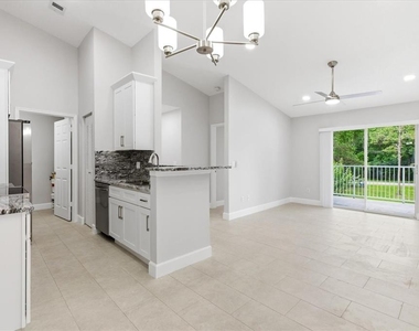 2504 Grassy Point Drive - Photo Thumbnail 7