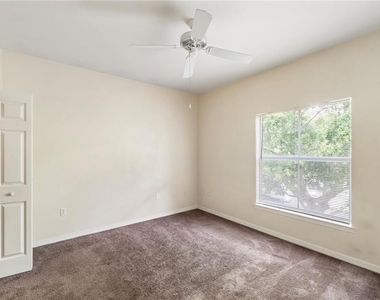 6025 Westgate Drive - Photo Thumbnail 6