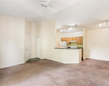6025 Westgate Drive - Photo Thumbnail 4