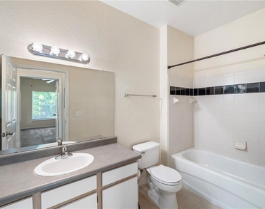 6025 Westgate Drive - Photo Thumbnail 8