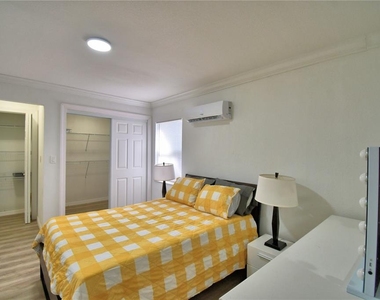 2405 Roslyn Lane - Photo Thumbnail 19