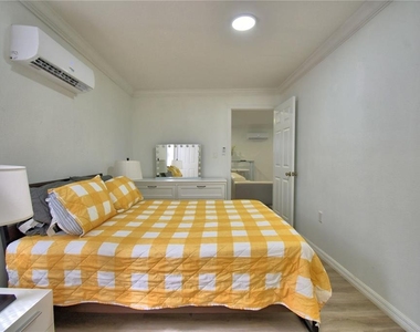2405 Roslyn Lane - Photo Thumbnail 26