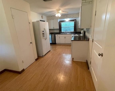 319 22nd Street Sw - Photo Thumbnail 3
