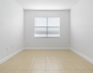 4475 Biscayne Breeze Way - Photo Thumbnail 2