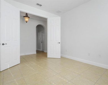4475 Biscayne Breeze Way - Photo Thumbnail 4