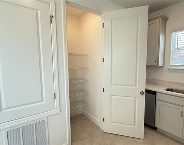9703 Undset Alley - Photo Thumbnail 11