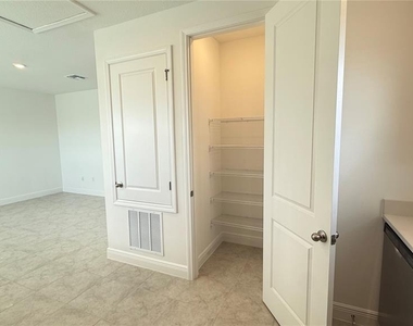 9703 Undset Alley - Photo Thumbnail 10