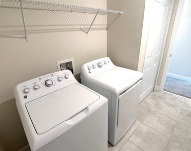 2638 Camden Park Loop - Photo Thumbnail 40