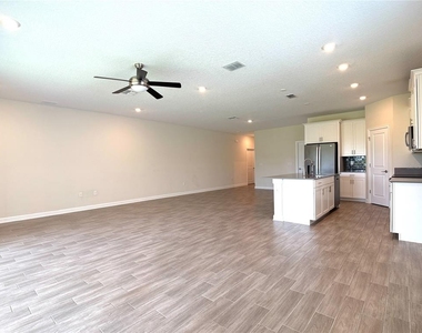 2638 Camden Park Loop - Photo Thumbnail 11