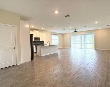 2638 Camden Park Loop - Photo Thumbnail 9