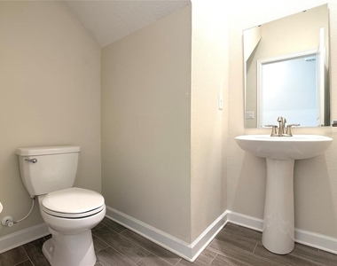 2638 Camden Park Loop - Photo Thumbnail 8
