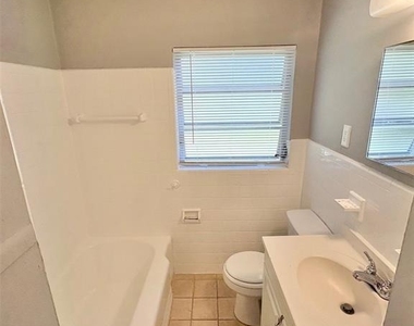 1203 N Lavon Avenue - Photo Thumbnail 7