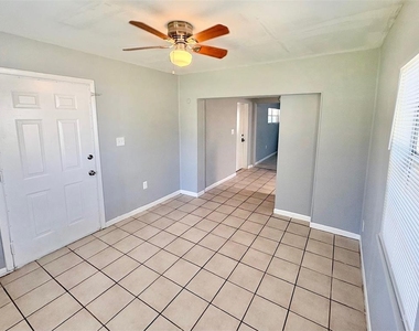 1203 N Lavon Avenue - Photo Thumbnail 11
