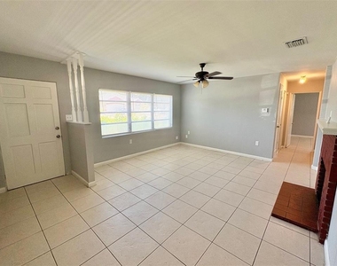 1203 N Lavon Avenue - Photo Thumbnail 2