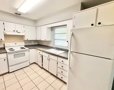 1203 N Lavon Avenue - Photo Thumbnail 5