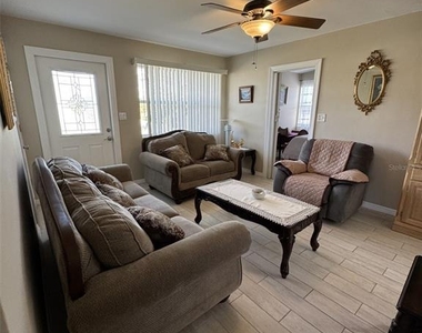 5277 Grobe Street - Photo Thumbnail 2